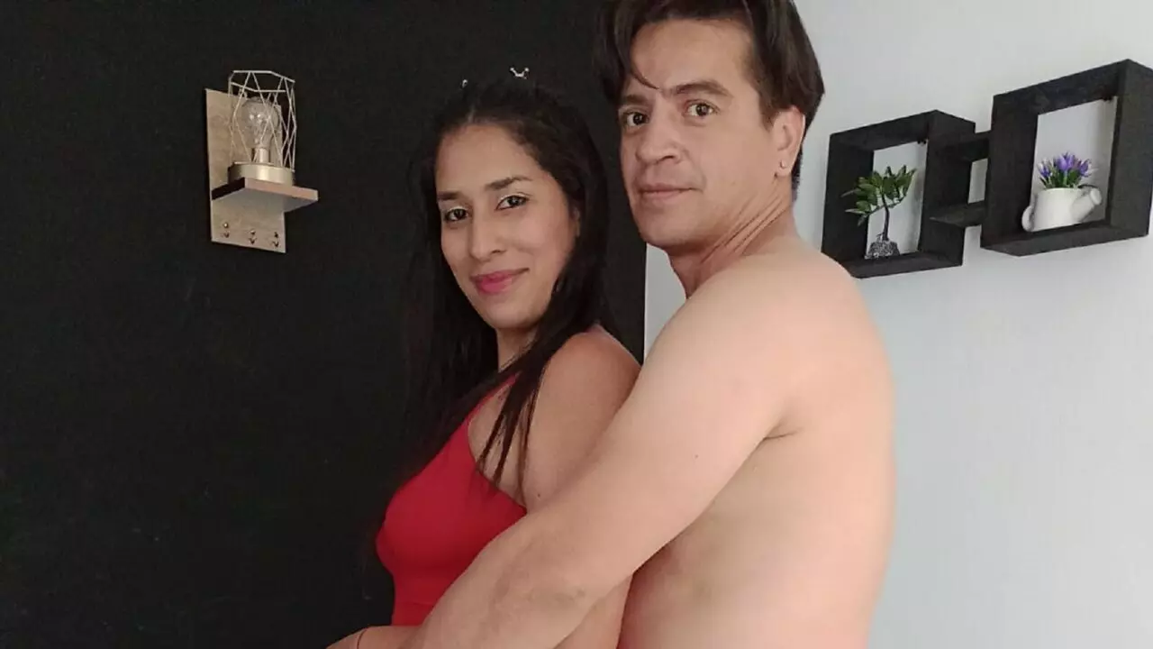 KarolyAndLorenzo Cumshow Vip