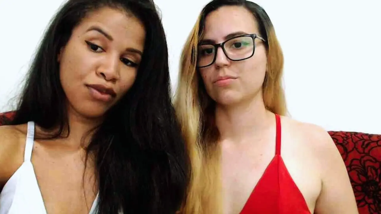 EmilyAndGabi Cumshow Vip