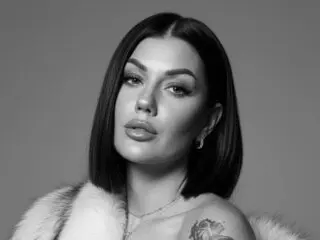 YvonneEverle Cumshow Vip